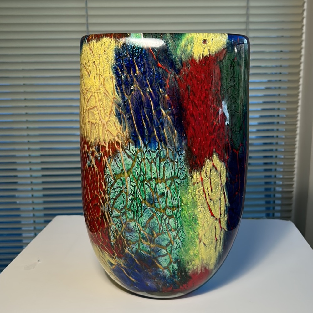 Beautiful decorative colorful, glass vase. SUPER FAST SHIPPING